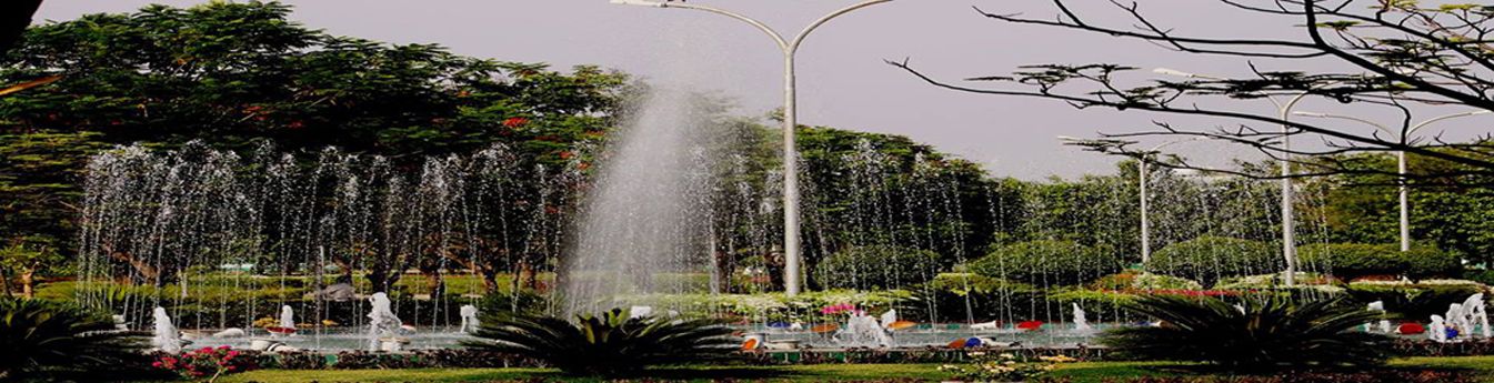 Fountain located at main entrance of University gate